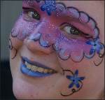Face Painting of Flowers creates a mask
